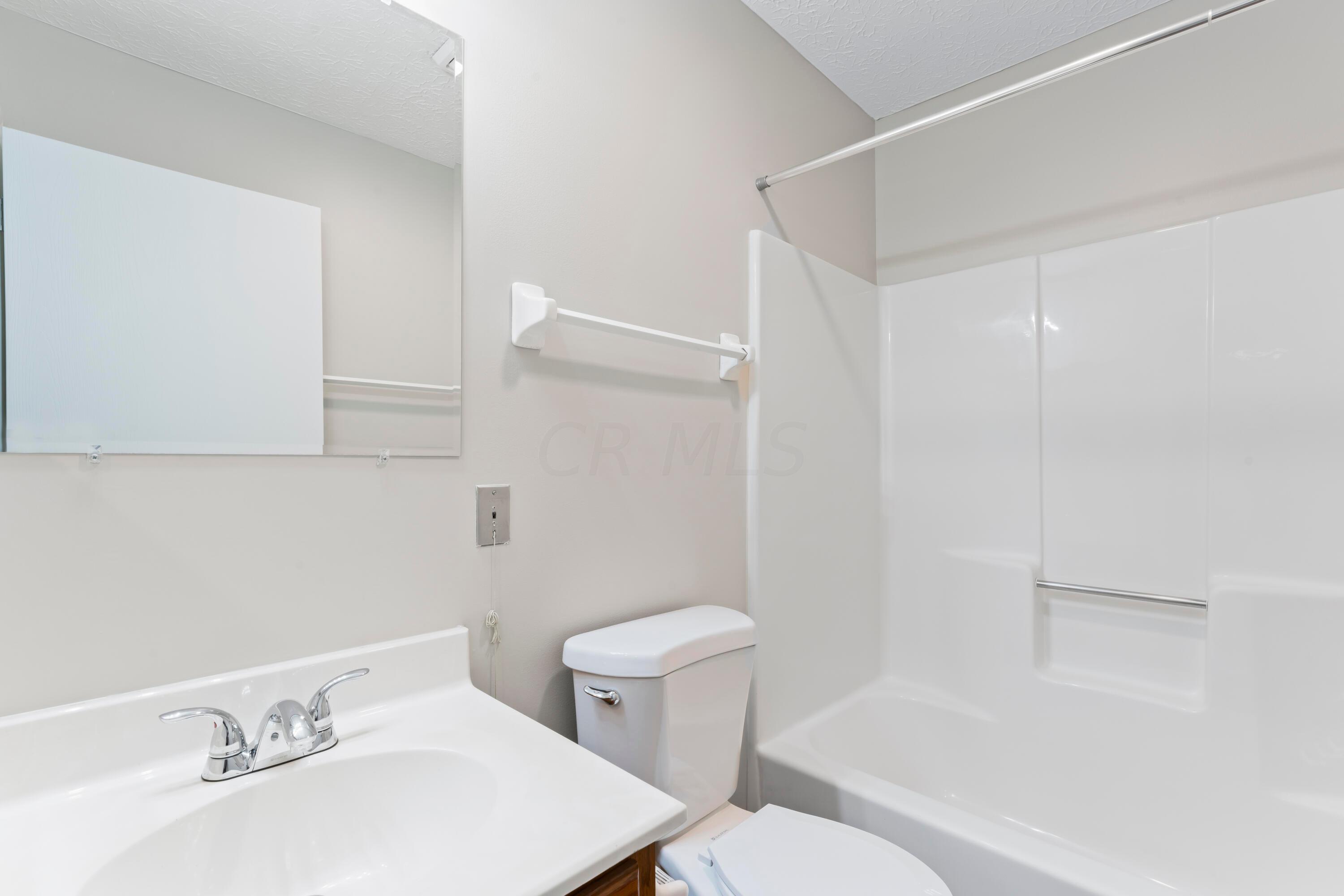 3967 Karl Road, Unit 315 Columbus, OH 43224 - Photo 18 of 26 Full Bath