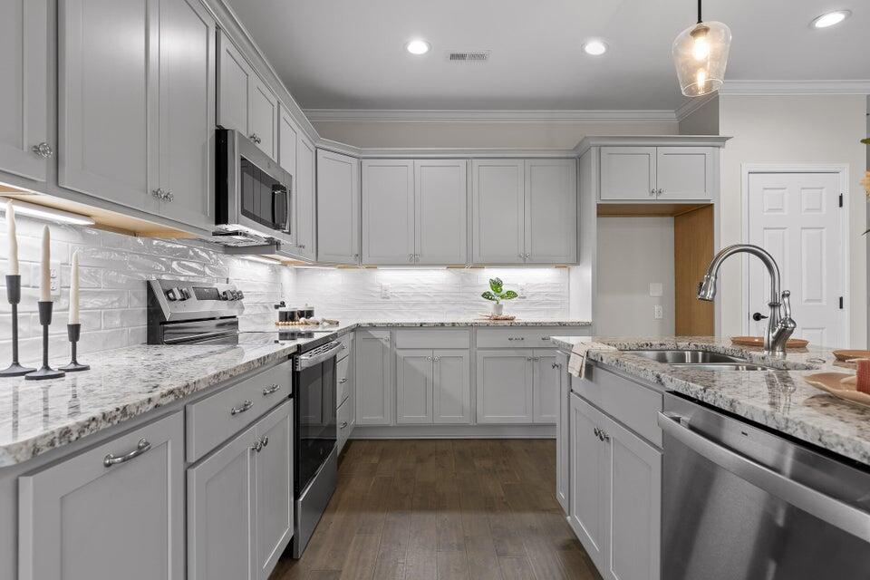 9093 Dallas Hollow Road Soddy Daisy, TN 37379 - Photo 8 of 27 20250502202334626028000000-o