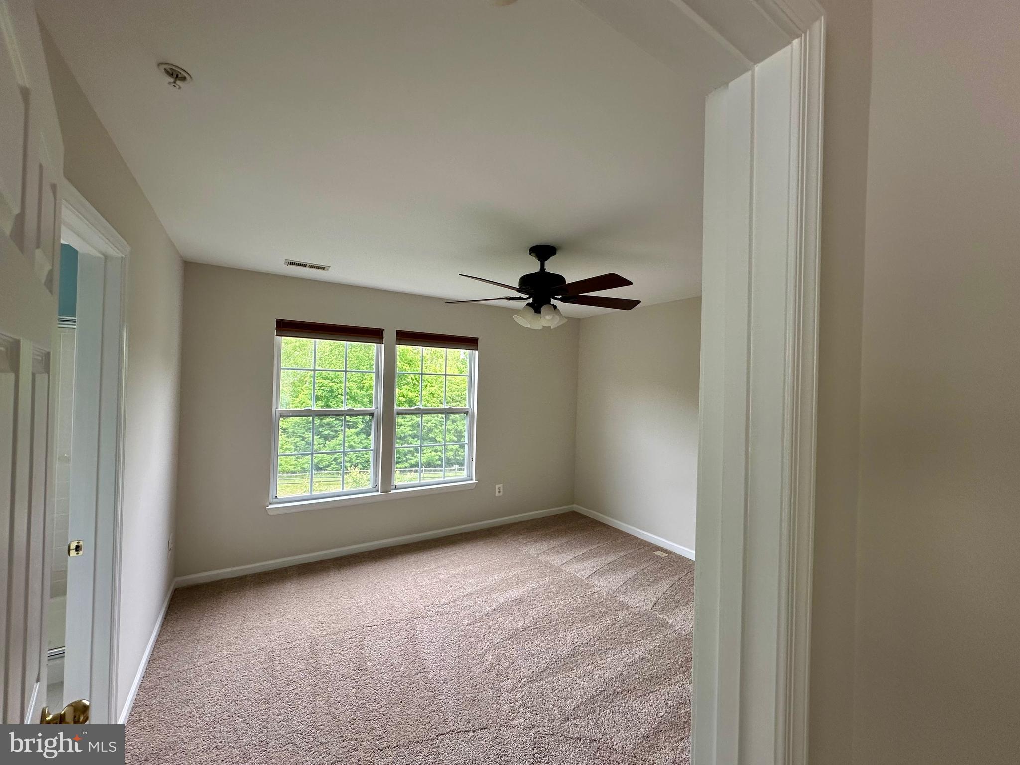 7076 Water Oak Road, Unit 196 Elkridge, MD 21075 - Photo 12 of 31 Primary bedroom