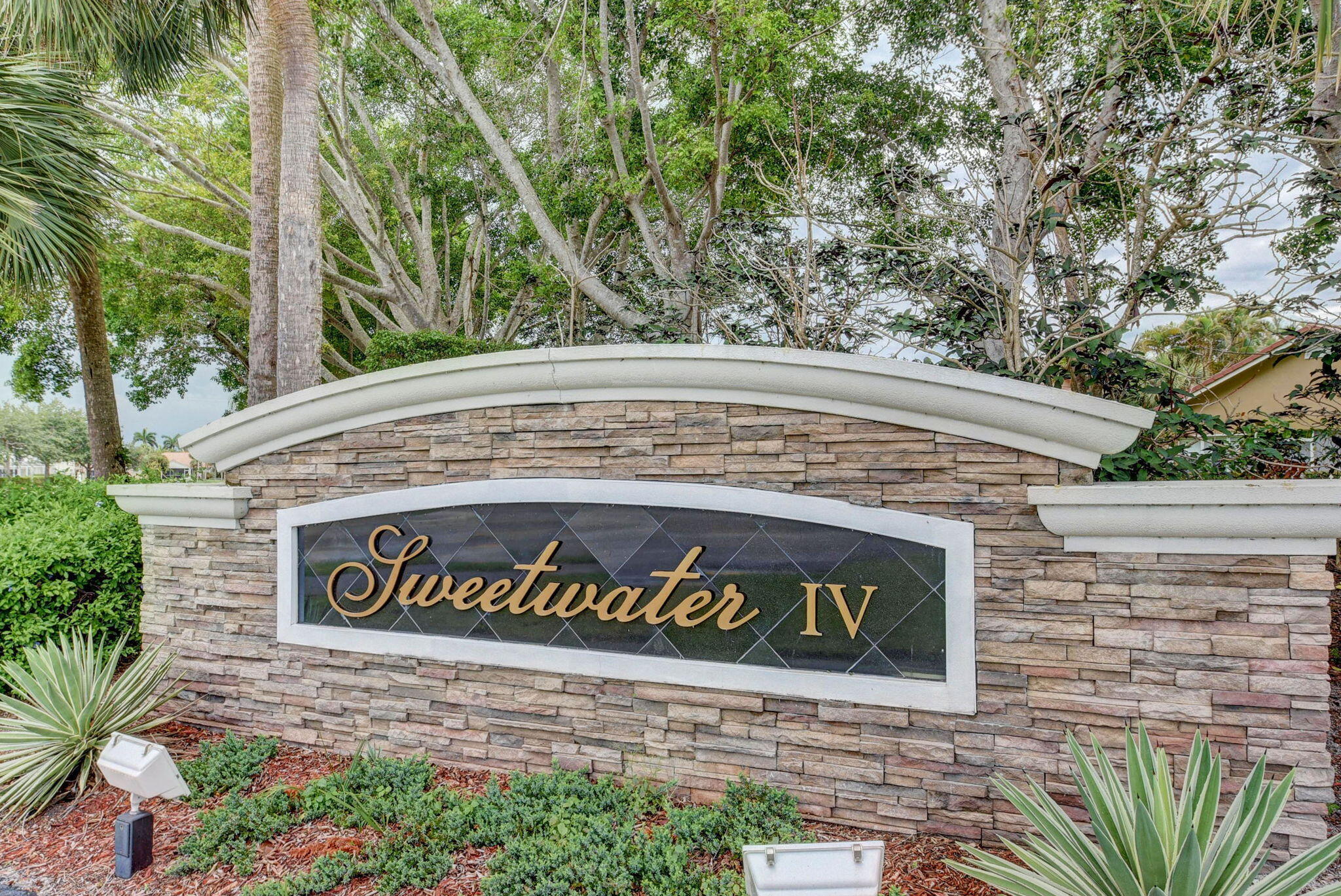 11161 Sangria Court Boca Raton, FL 33498 - Photo 25 of 26 Sweetwater 4 Entrance