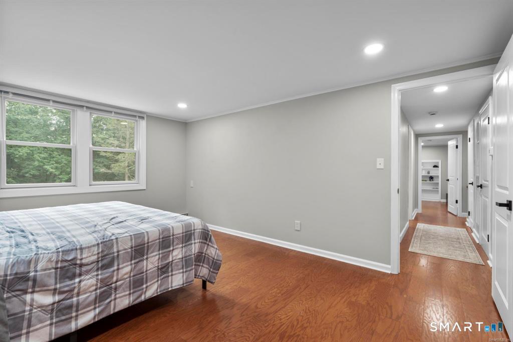 40 Rolling Ridge Road Orange, CT 06477 - Photo 9 of 14 Gallery Image 9