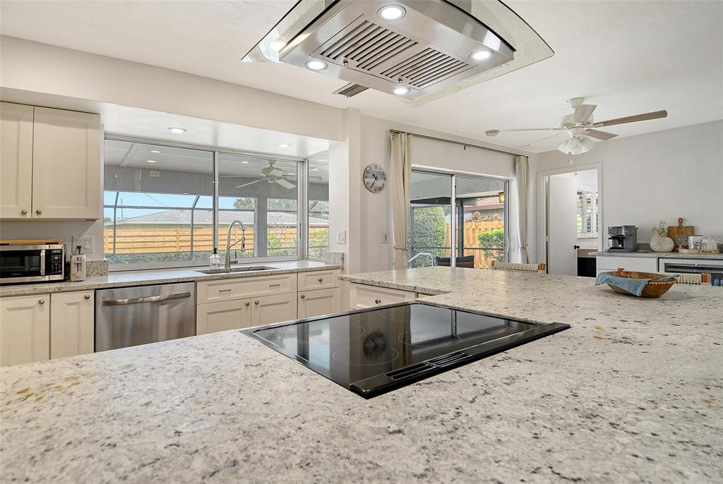 6722 Roxbury Drive Sarasota, FL 34231 - Photo 27 of 87