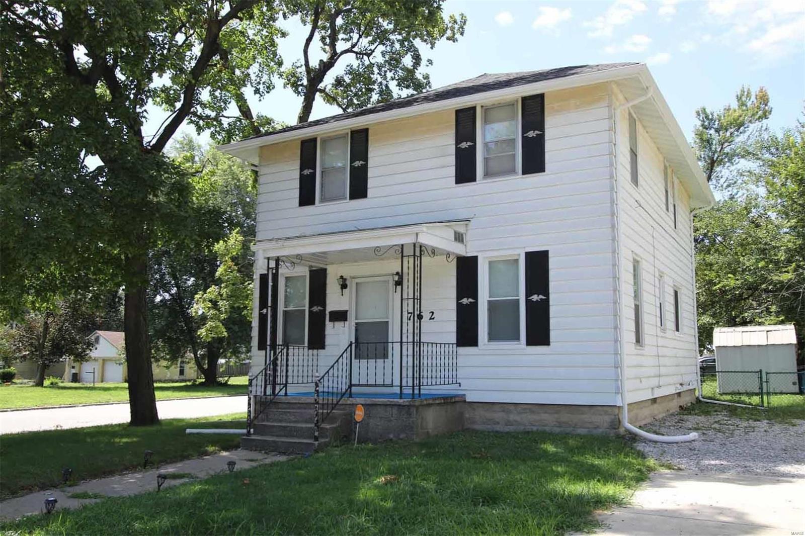 762 Rice Street Wood River, IL 62095 - Photo 1 of 22 Gallery Image 1