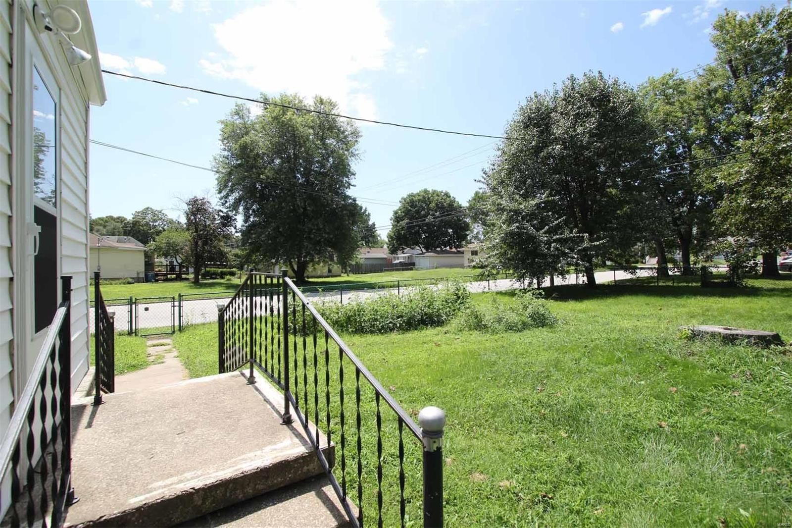 762 Rice Street Wood River, IL 62095 - Photo 3 of 22 Gallery Image 3