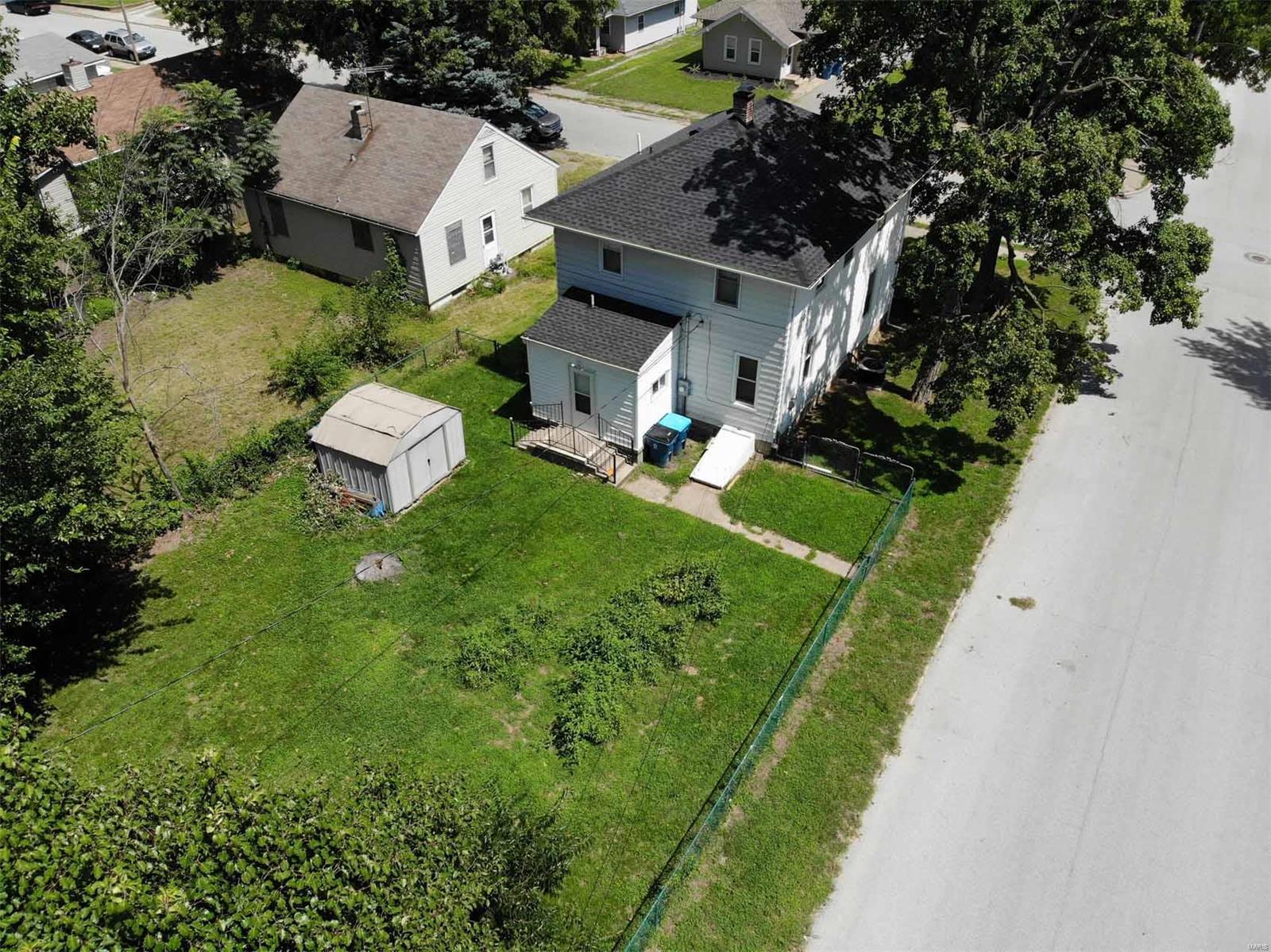 762 Rice Street Wood River, IL 62095 - Photo 5 of 22 Gallery Image 5