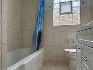 $2,500 | 5534 North Campbell Avenue, Unit 3, Chicago, IL 60625