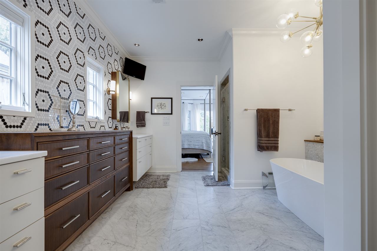 4328 Gwynne Road Memphis, TN 38117 - Photo 14 of 25 Brand new redone master bath!