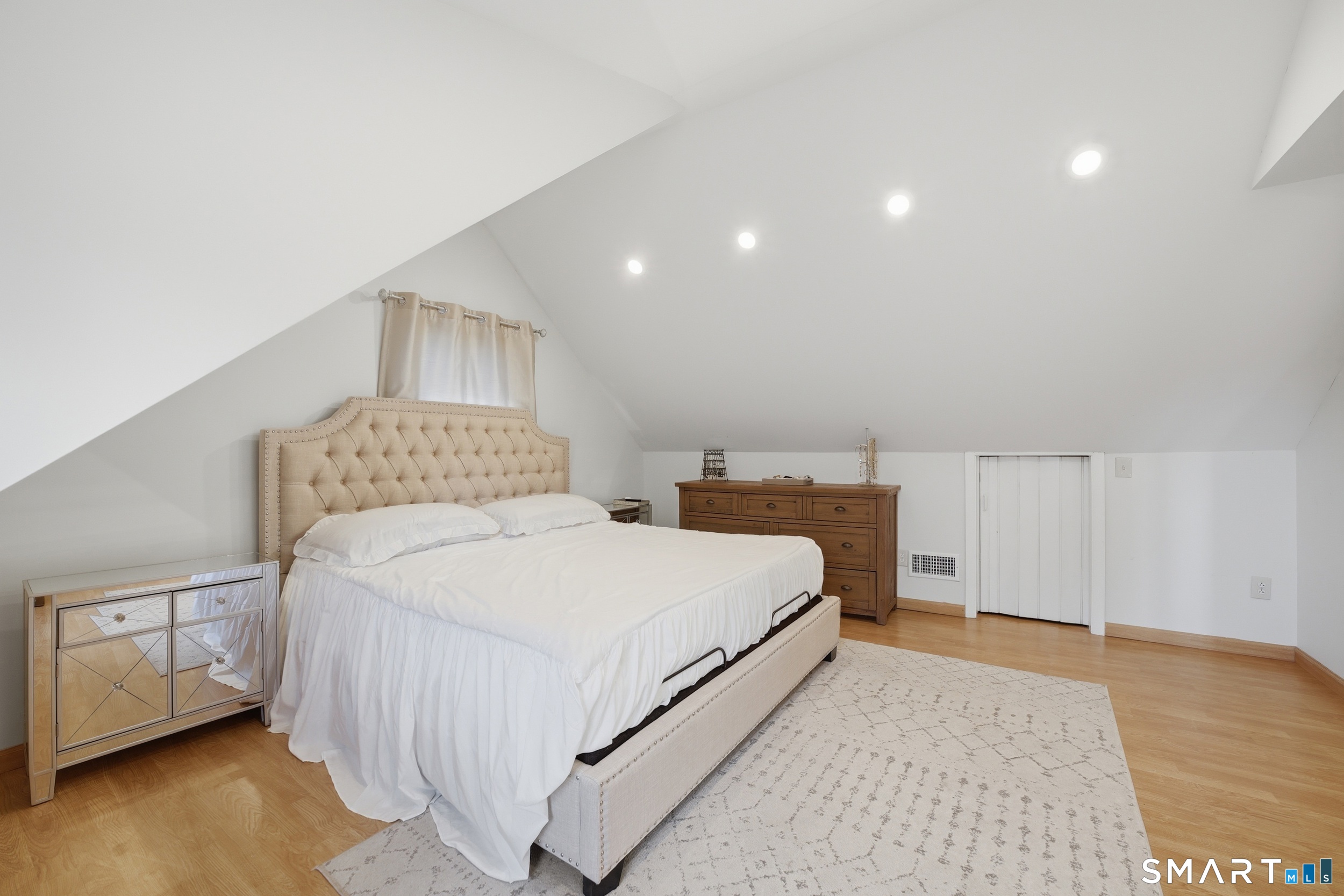 65 Beaver Street Fairfield, CT 06825 - Photo 15 of 40