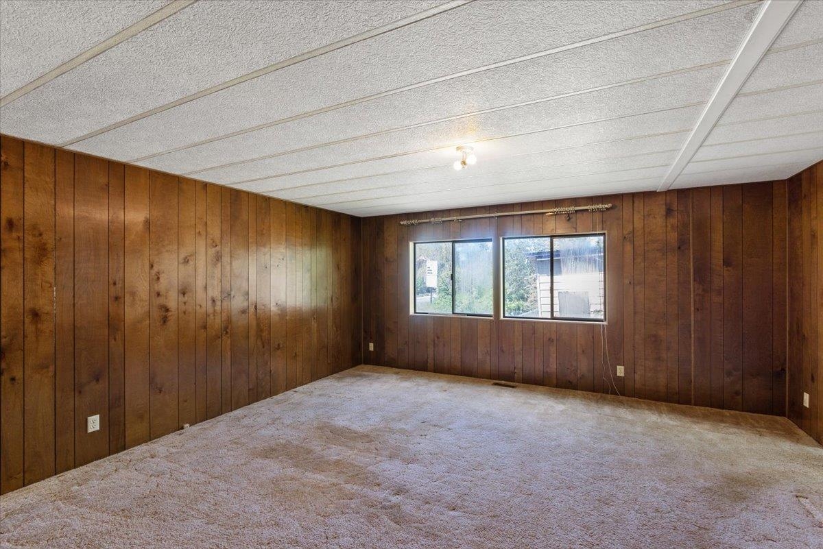 3717 East Chattaroy Road Chattaroy, WA 99003 - Photo 14 of 32
