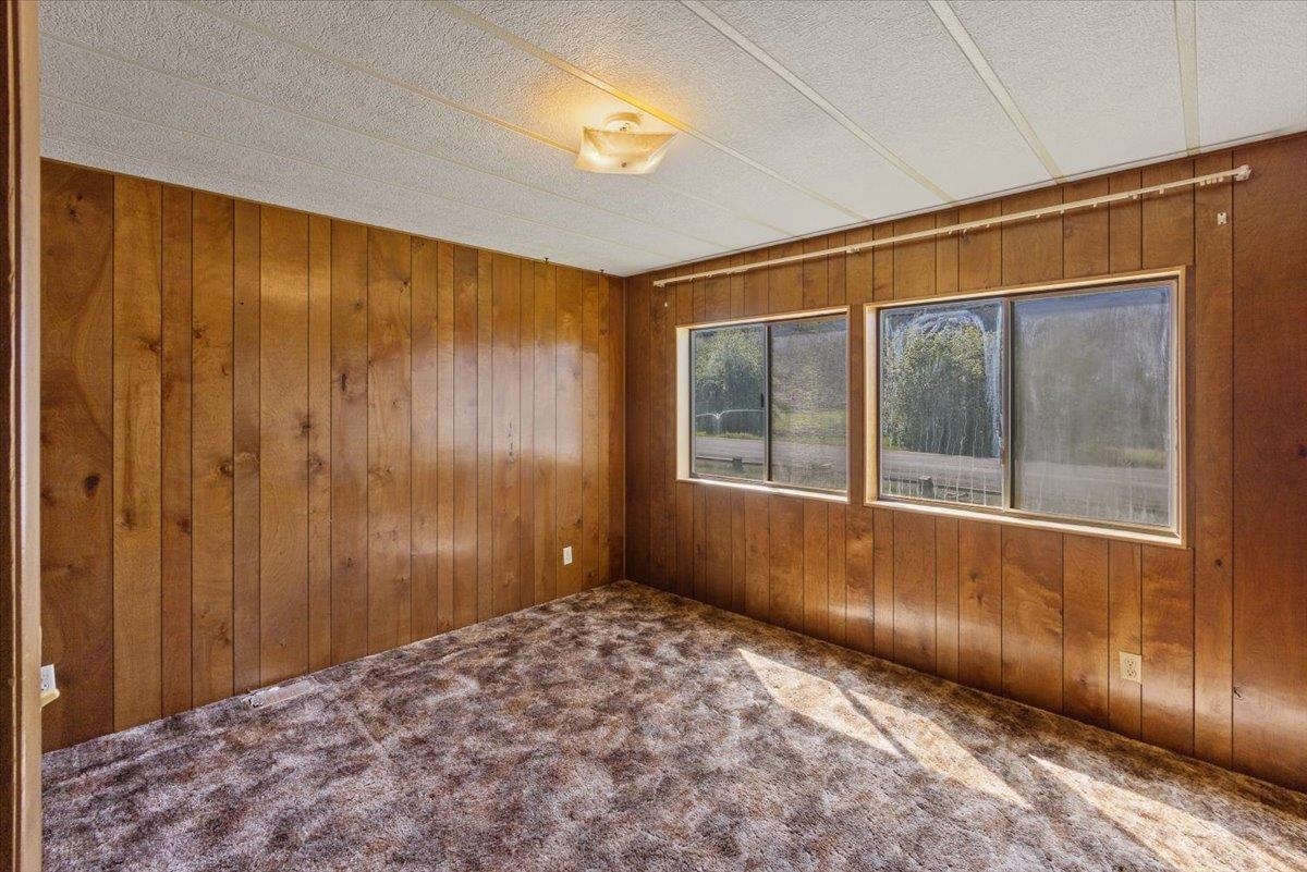 3717 East Chattaroy Road Chattaroy, WA 99003 - Photo 16 of 32