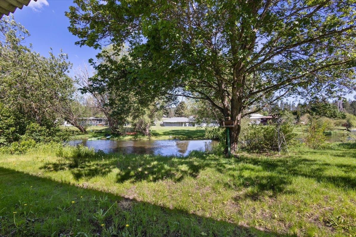 3717 East Chattaroy Road Chattaroy, WA 99003 - Photo 23 of 32