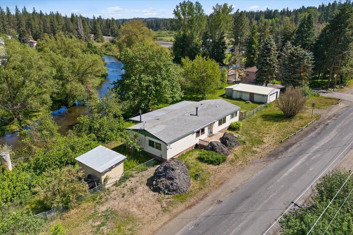 3717 East Chattaroy Road Chattaroy, WA 99003 - Photo 3 of 32