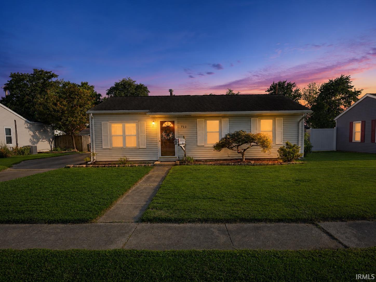 712 Lexington Road Evansville, IN 47710 - Photo 1 of 2 Gallery Image 1