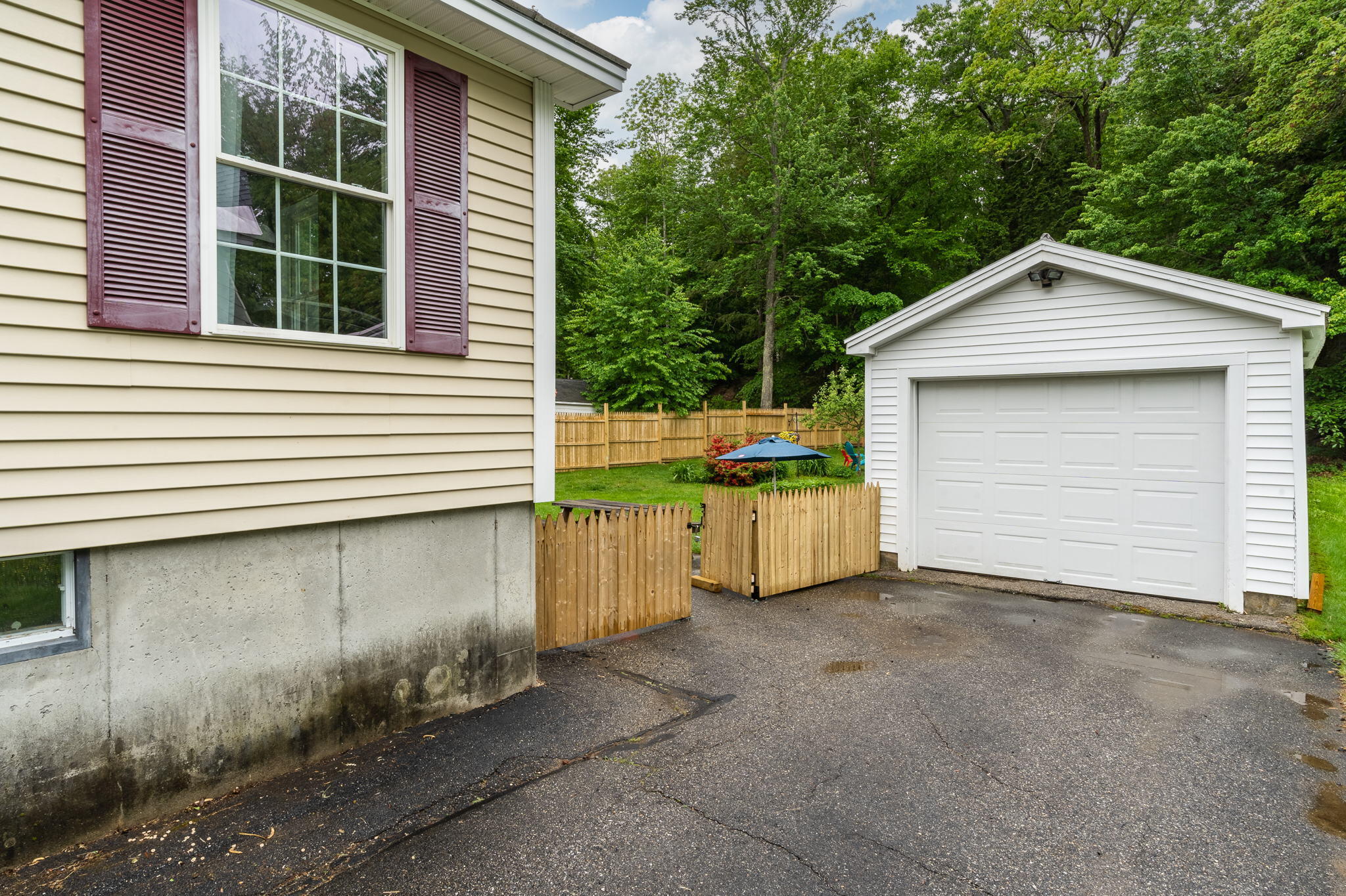 25 Howard Street Springvale, ME 04083 - Photo 4 of 34 25Howard-12