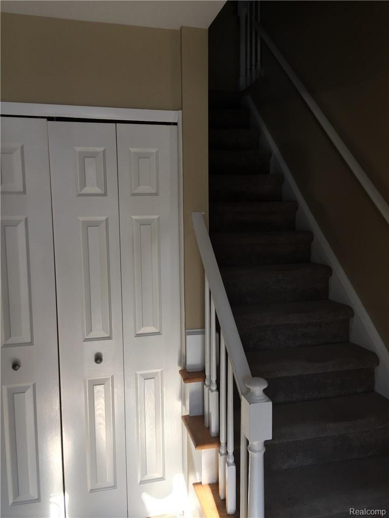 19181 Wedgewood Road Riverview, MI 48193 - Photo 6 of 22 071.JPG
