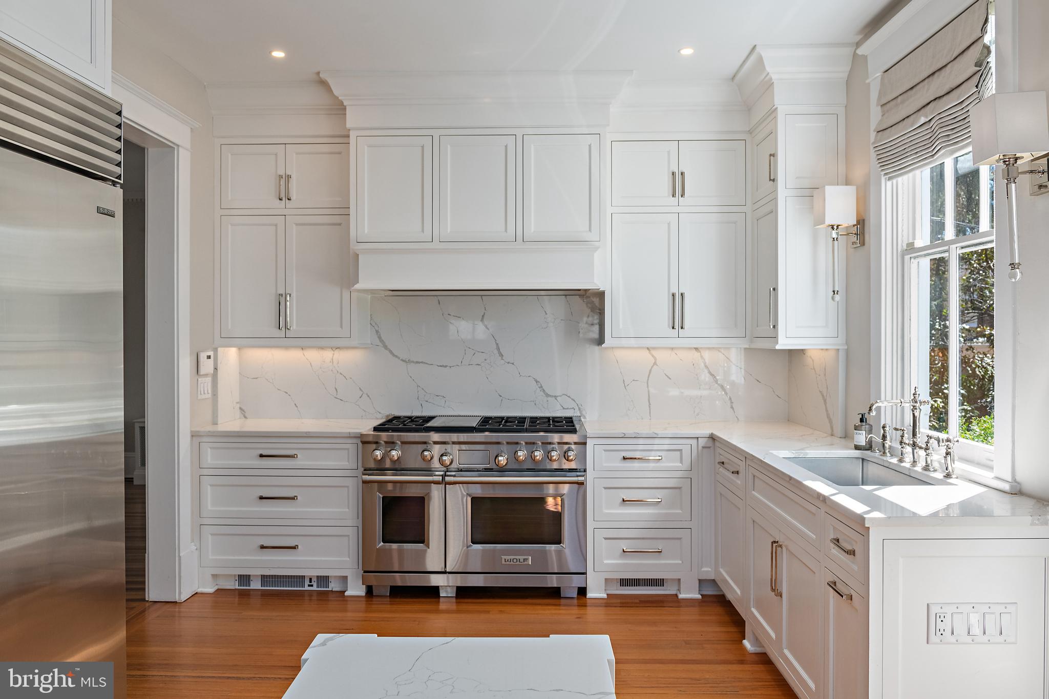 39 Southgate Avenue Annapolis, MD 21401 - Photo 11 of 52 Custom cabinetry; high end appliances