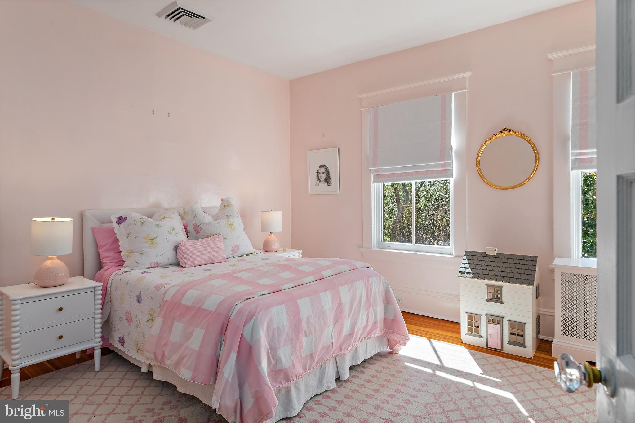 39 Southgate Avenue Annapolis, MD 21401 - Photo 26 of 52 Spacious bedroom 2