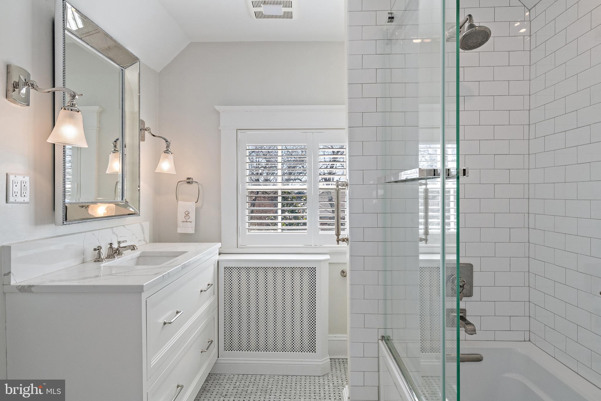39 Southgate Avenue Annapolis, MD 21401 - Photo 36 of 52 Another luxurious bath