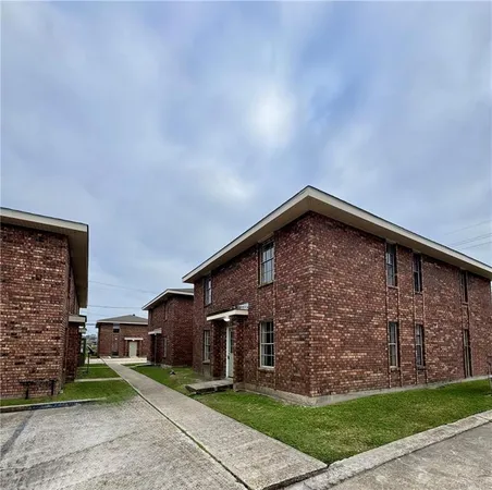 $900 | 909 Linda Lane, Unit C, Laplace, LA 70068