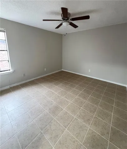 $900 | 909 Linda Lane, Unit C, Laplace, LA 70068