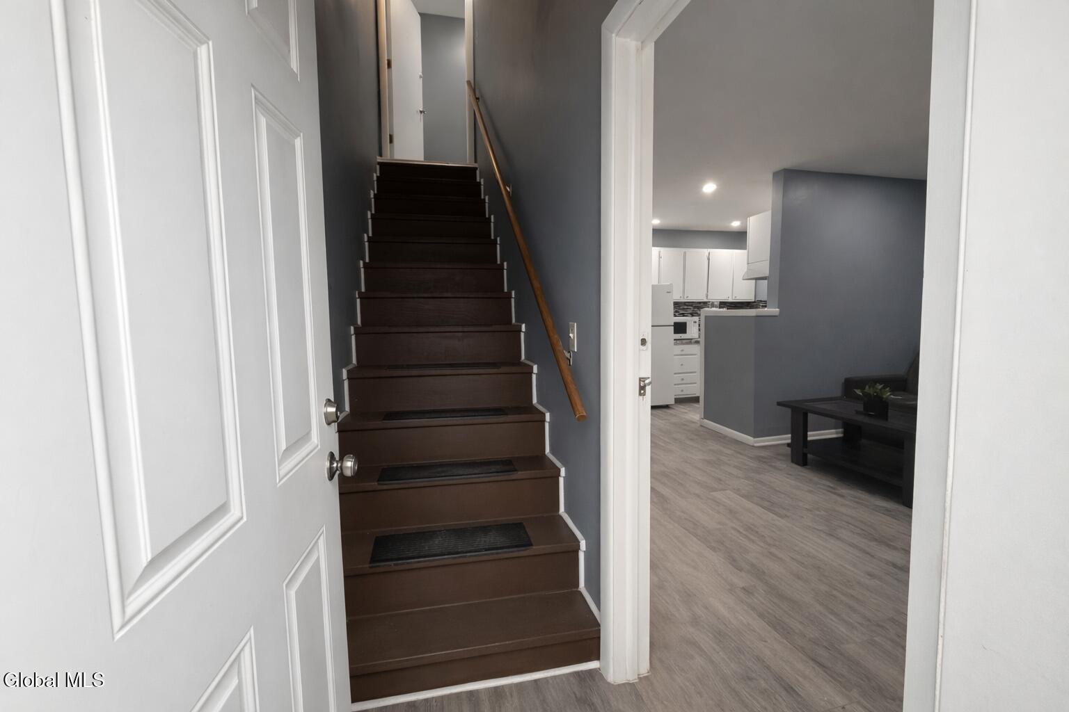 17 Landon Terrace Schenectady, NY 12308 - Photo 5 of 28 E1FF7298-8B58-4A94-BA96-7D4A3B776780