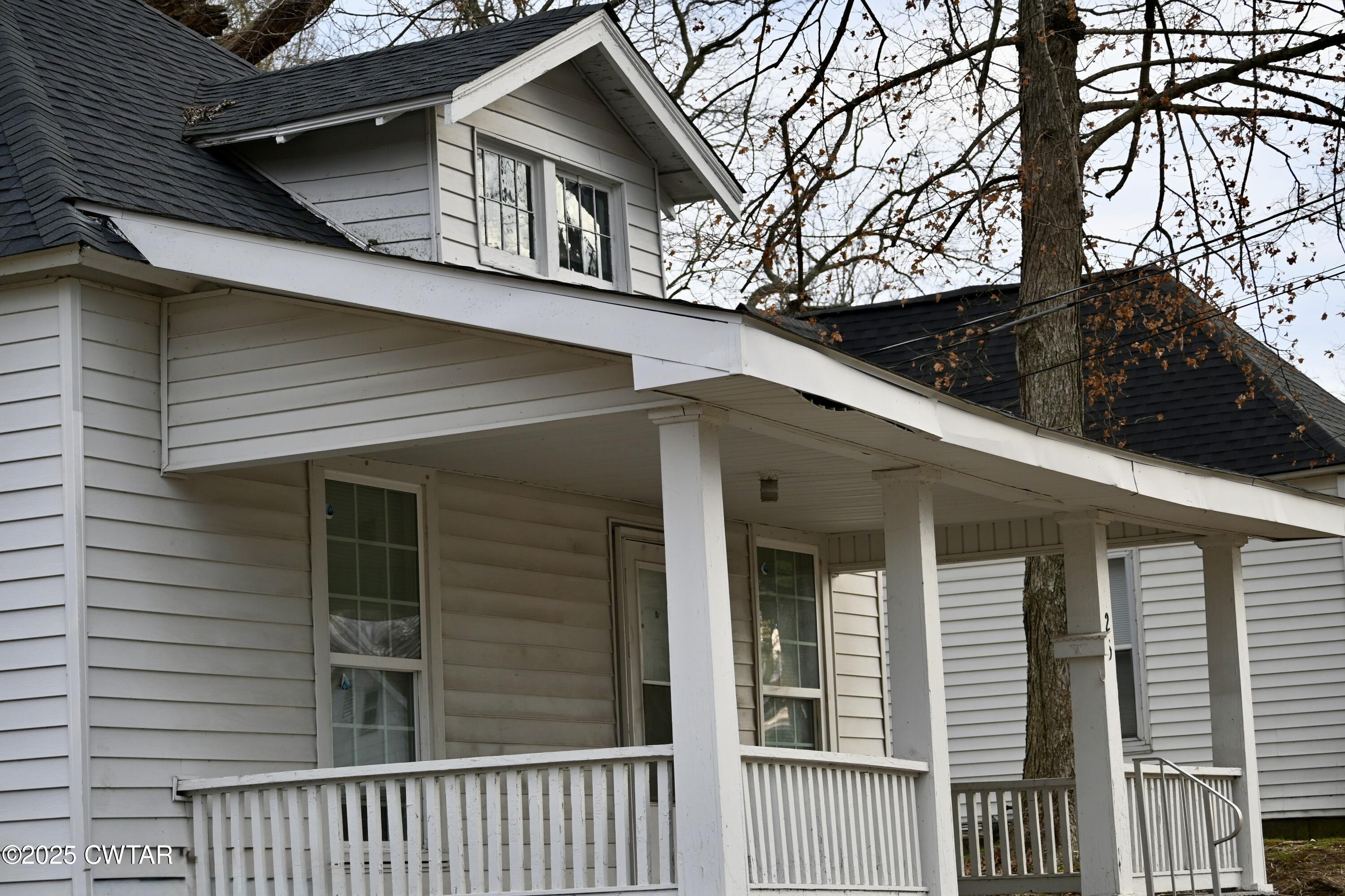 425 North McCombs Street Martin, TN 38237 - Photo 2 of 21 a view of a house with a large window