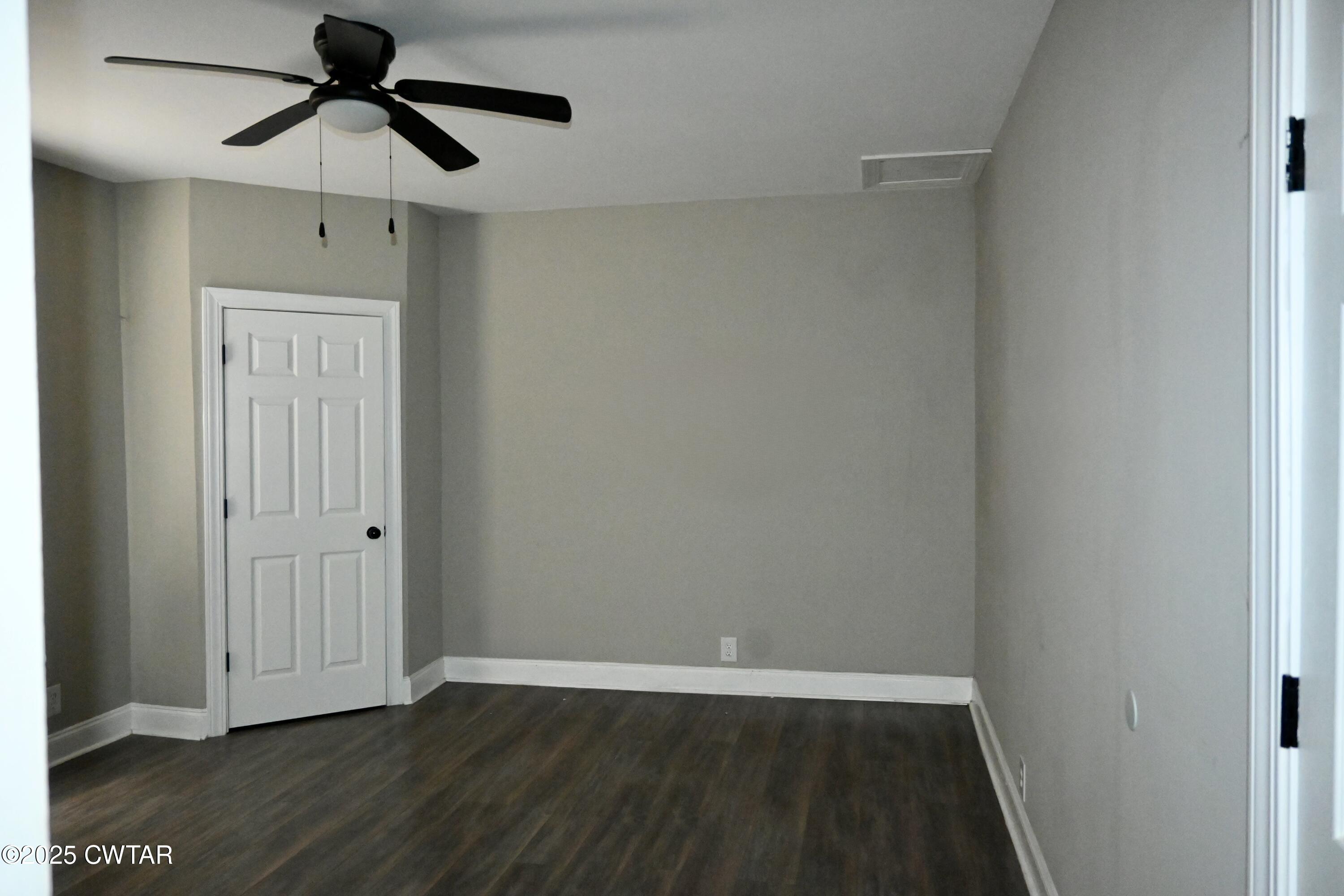 425 North McCombs Street Martin, TN 38237 - Photo 8 of 21 a view of an empty room