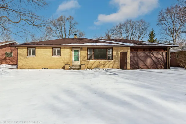 $220,000 | 161 Eloise Drive, Benton Harbor, MI 49022