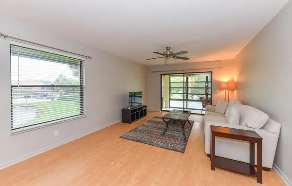 $1,800 | 390 Southwest South River Drive, Unit 202, Stuart, FL 34997