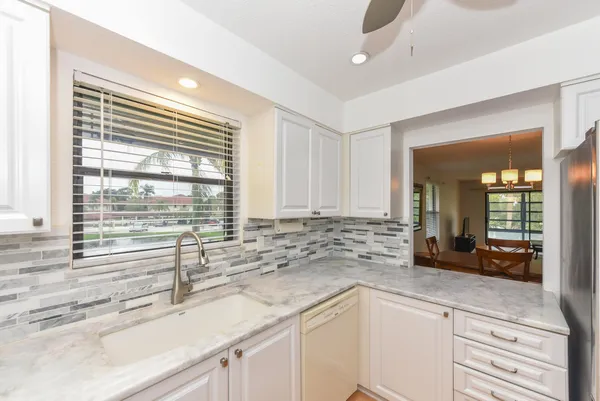 $1,800 | 390 Southwest South River Drive, Unit 202, Stuart, FL 34997