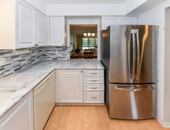 $1,800 | 390 Southwest South River Drive, Unit 202, Stuart, FL 34997
