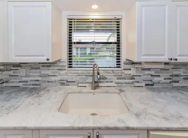 $1,800 | 390 Southwest South River Drive, Unit 202, Stuart, FL 34997