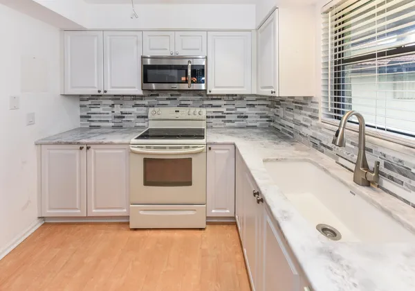 $1,800 | 390 Southwest South River Drive, Unit 202, Stuart, FL 34997