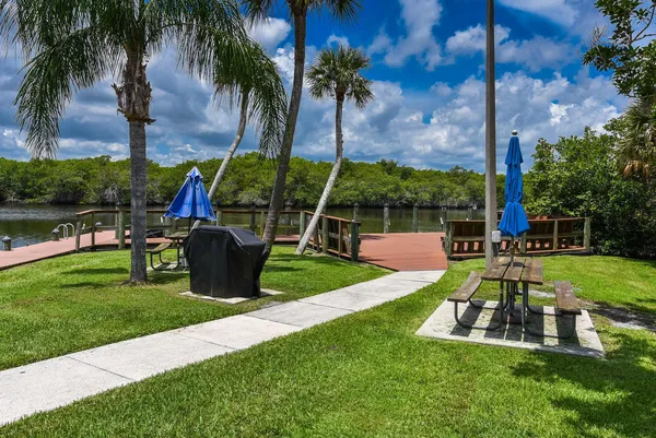 $1,800 | 390 Southwest South River Drive, Unit 202, Stuart, FL 34997