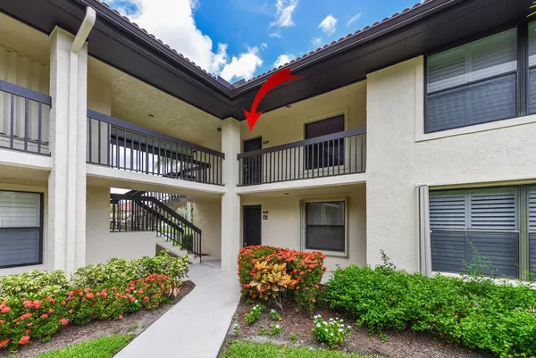 $1,800 | 390 Southwest South River Drive, Unit 202, Stuart, FL 34997