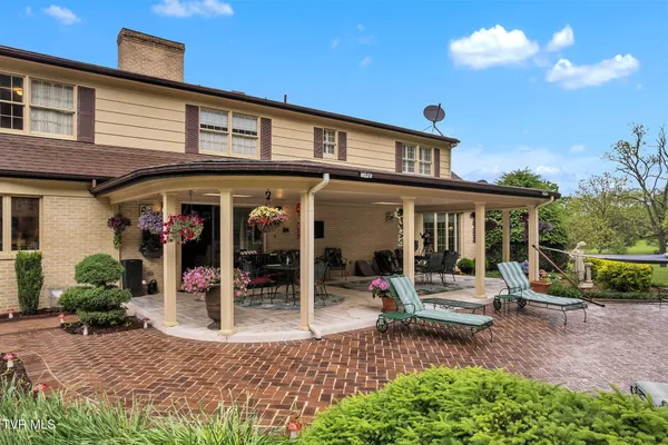 $998,900 | 160 Fairway Drive, Abingdon, VA 24211