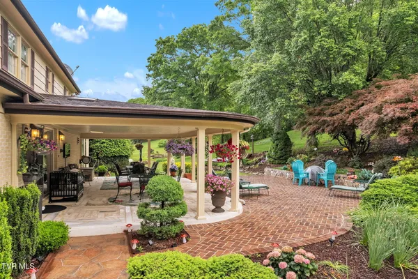 $998,900 | 160 Fairway Drive, Abingdon, VA 24211