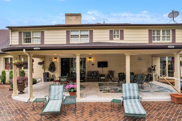 $998,900 | 160 Fairway Drive, Abingdon, VA 24211