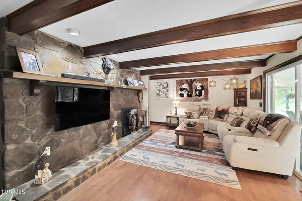 $998,900 | 160 Fairway Drive, Abingdon, VA 24211