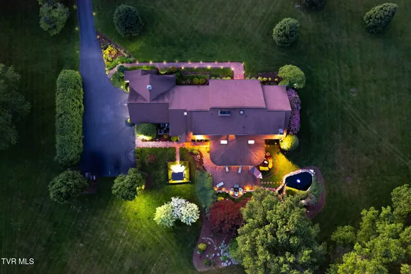 $998,900 | 160 Fairway Drive, Abingdon, VA 24211