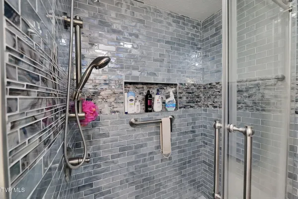 $998,900 | 160 Fairway Drive, Abingdon, VA 24211