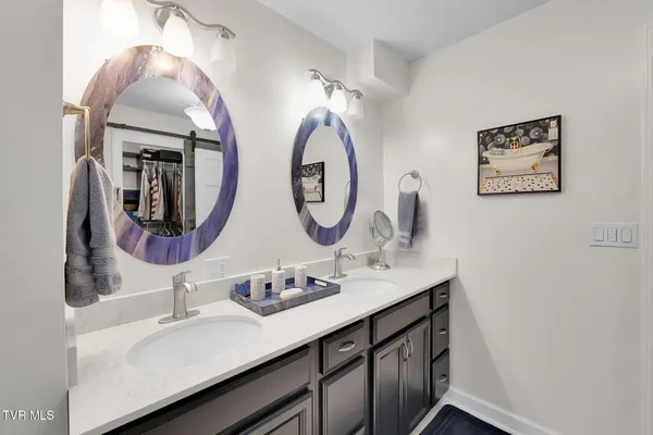 $998,900 | 160 Fairway Drive, Abingdon, VA 24211