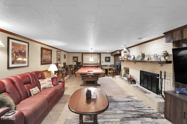 $998,900 | 160 Fairway Drive, Abingdon, VA 24211