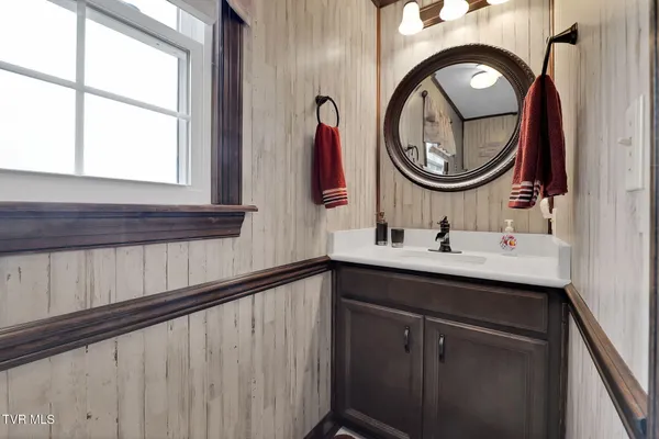 $998,900 | 160 Fairway Drive, Abingdon, VA 24211