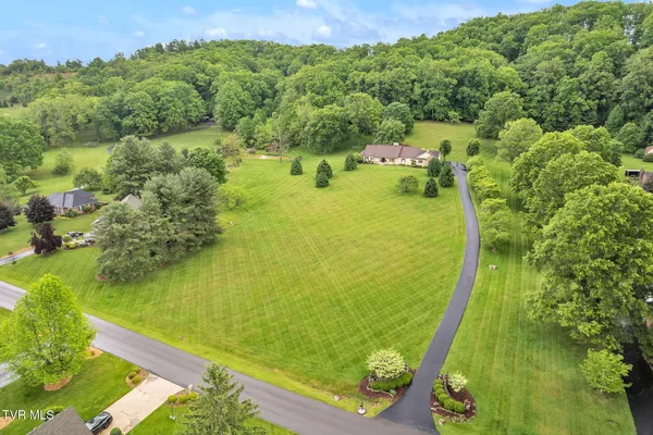 $998,900 | 160 Fairway Drive, Abingdon, VA 24211