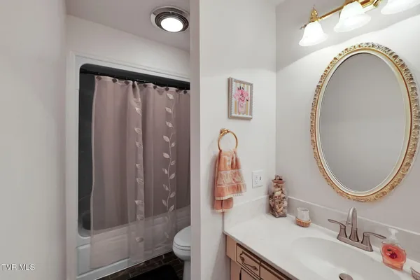 $998,900 | 160 Fairway Drive, Abingdon, VA 24211