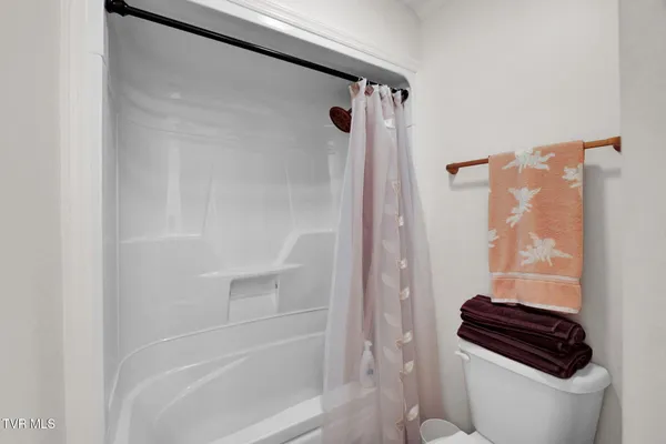 $998,900 | 160 Fairway Drive, Abingdon, VA 24211