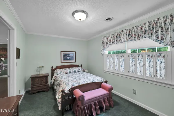 $998,900 | 160 Fairway Drive, Abingdon, VA 24211