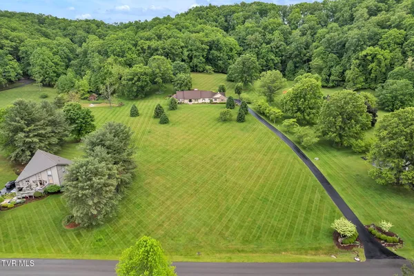 $998,900 | 160 Fairway Drive, Abingdon, VA 24211