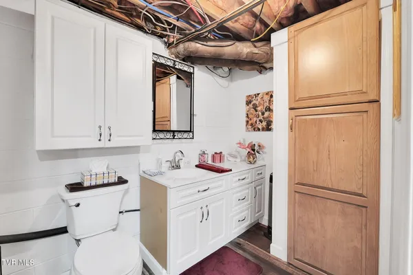 $998,900 | 160 Fairway Drive, Abingdon, VA 24211